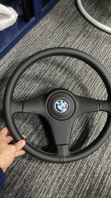 E30 speciaal stuur beschikbaar voor biedingen