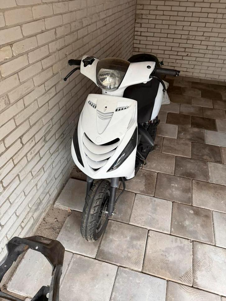 Zip 4t 50cc 123, Fietsen en Brommers, Scooters | Piaggio, Gebruikt, Zip, Maximaal 45 km/u, Benzine, Ophalen
