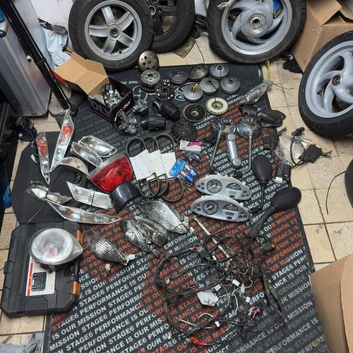 Piaggio Zip | Fly | Sprint/LX onderdelen | LEES BESCHRIJVING, Fietsen en Brommers, Brommeronderdelen | Scooters, Zo goed als nieuw