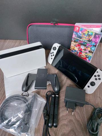 Nintendo Switch OLED 2024 NIEUWSTAAT + Mario Kart beschikbaar voor biedingen