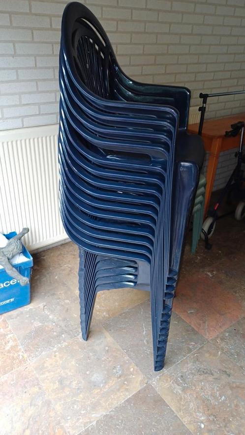 14 Blauwe Stapelbare Terrasstoelen, Huis en Inrichting, Stoelen, Gebruikt, Vijf, Zes of meer stoelen, Kunststof, Blauw, Ophalen