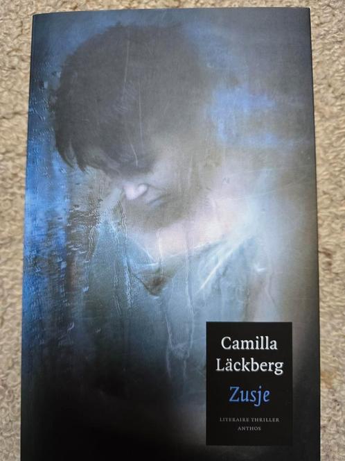 Camilla Läckberg - Zusje, Boeken, Thrillers, Zo goed als nieuw, Nederland, Ophalen of Verzenden