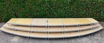 Prolyte half ronde podiumtrap 3 tredes hoog 8.43 meter breed beschikbaar voor biedingen