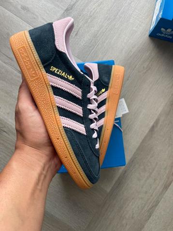 Adidas Handball Spezial W Black Pink (maat 38) Nieuw in doos beschikbaar voor biedingen