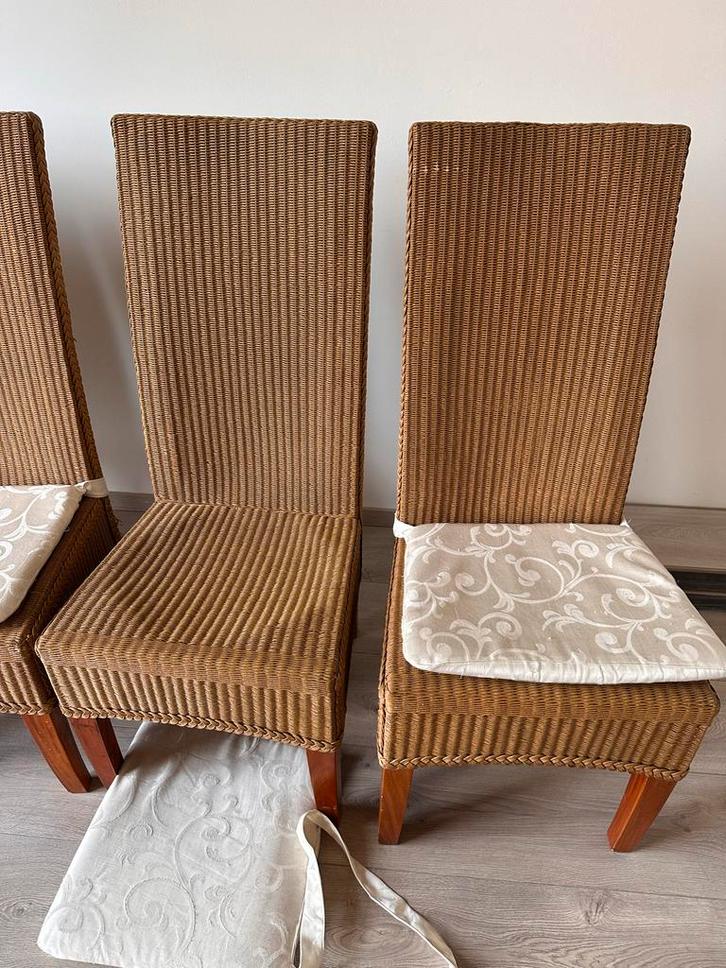 Vier rieten stoelen met hoge rugleuning, Huis en Inrichting, Stoelen, Gebruikt, Vier, Riet of Rotan, Bruin, Ophalen
