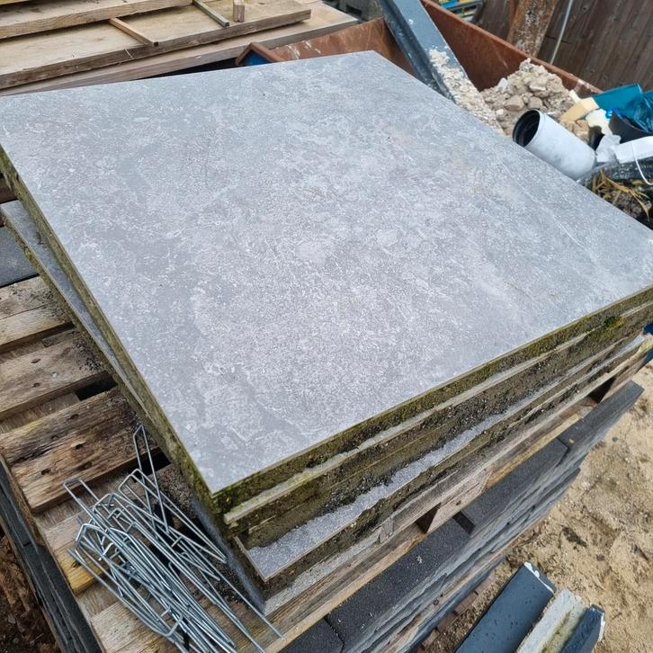 Betonstenen & Keramische Tegels - 110 m², Tuin en Terras, Tegels en Klinkers, Gebruikt, Terrastegels, Beton, 10 m² of meer, Ophalen of Verzenden