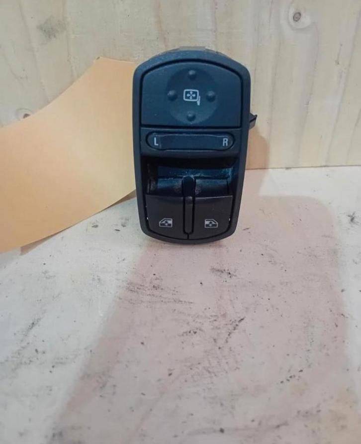 raamschakelaar Opel Corsa D bj.2006, Auto-onderdelen, Dashboard en Schakelaars, Opel, Gebruikt, Herkomst onderdeel bekend, Ophalen of Verzenden