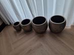 Set van 4 Bloempotten - Modern Design, Overige materialen, Rond, Zo goed als nieuw, Tuin