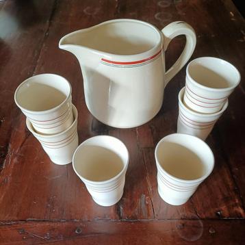 Schenkkan met 6 bekers. beschikbaar voor biedingen