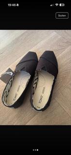 TOMS, Kleding | Dames, Schoenen, Ophalen of Verzenden, Zo goed als nieuw, Zwart, Instappers