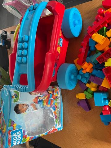 Megabloks bouwstenen met tas en kar beschikbaar voor biedingen