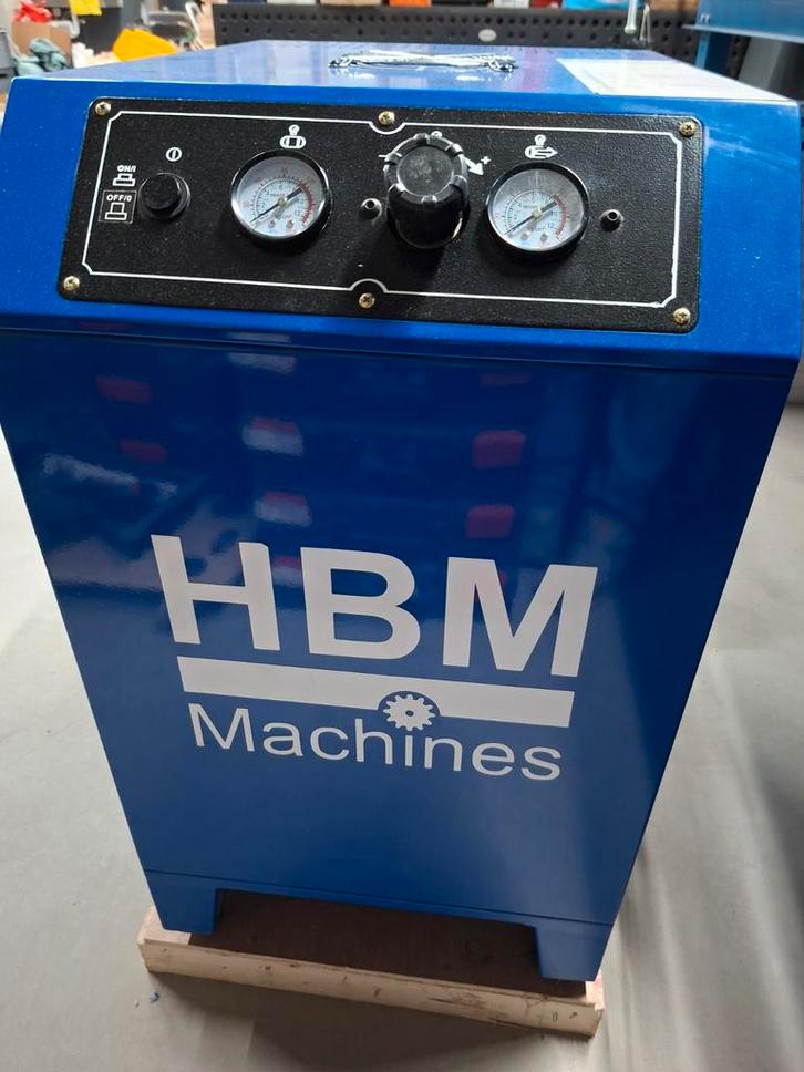 Luchtcompressor 4pk - HBM Industrieel, Doe-het-zelf en Verbouw, Compressors, Gebruikt, 6 tot 10 bar, 25 tot 100 liter, 400 tot 800 liter/min