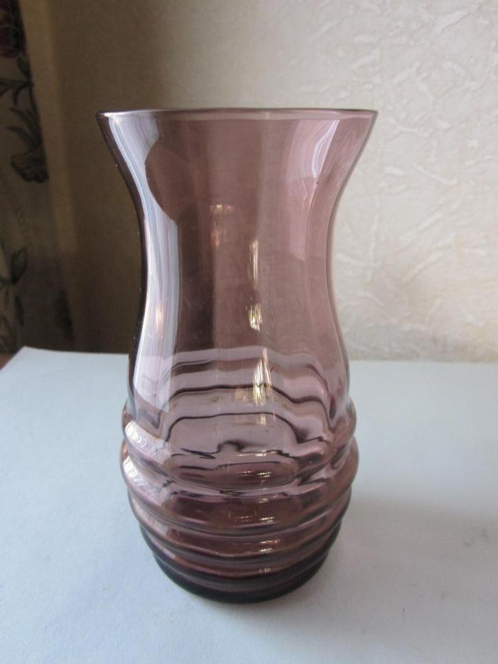 Mooi paars glas vaasje - optisch getrokken -, Antiek en Kunst, Antiek | Vazen, Verzenden