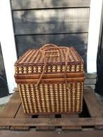 Vierkante rieten mand, Antiek en Kunst, Ophalen of Verzenden