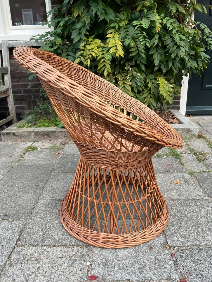 Vintage rotan riet wilgentenen gevlochten kuipstoeltje, Huis en Inrichting, Fauteuils, Gebruikt, Riet of Rotan, 50 tot 75 cm, Minder dan 75 cm