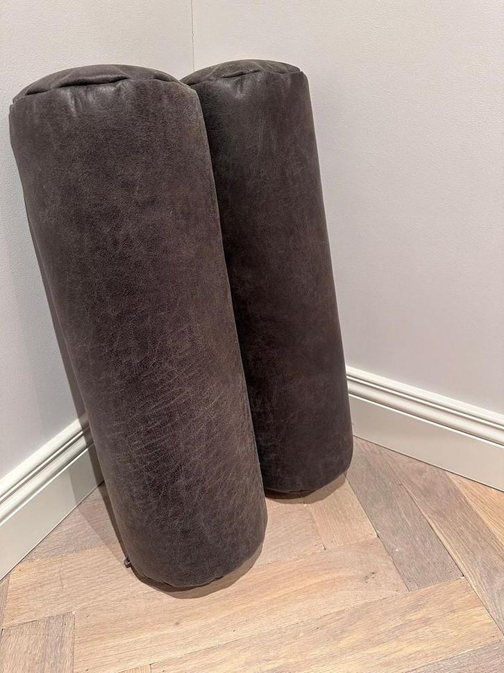 Leren Rolkussens, Huis en Inrichting, Woonaccessoires | Kussens, Zo goed als nieuw, Bruin, Cilindervormig, Ophalen