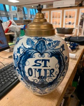 Antieke Delft blauwe grote St Omer tabakpot 30 cm. beschikbaar voor biedingen