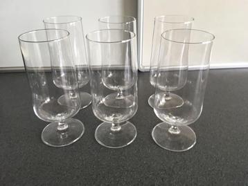 6 Bierglazen op voet beschikbaar voor biedingen