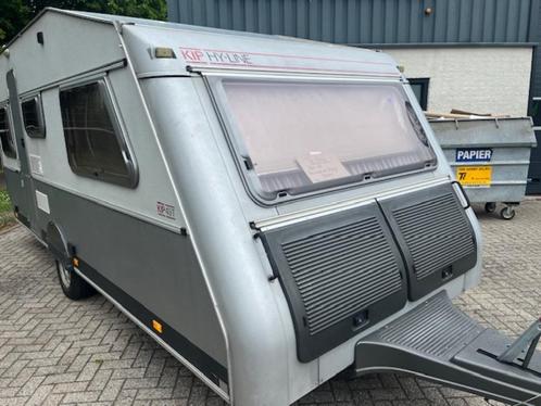 Kip Hyline KH49T, Caravans en Kamperen, Caravans, Particulier, tot en met 3, 1000 - 1250 kg, Treinzit, Kip, Vast bed, Kachel, Koelkast