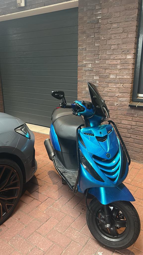 Piaggio Zip 2022 (Waardepeiling), Fietsen en Brommers, Scooters | Piaggio, Zo goed als nieuw, Zip, Maximaal 45 km/u, Benzine, Ophalen