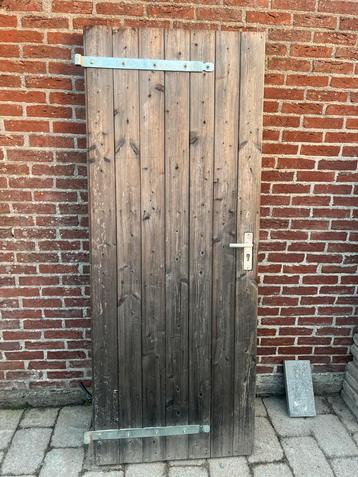 Schutting/schuur deur geisoleerd beschikbaar voor biedingen