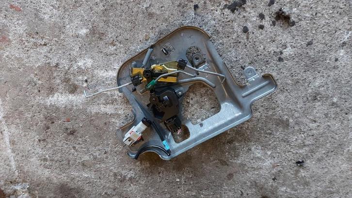 Centraal motortje vd achterklep PT Cruiser 2003, Auto diversen, Overige Auto diversen, Ophalen of Verzenden