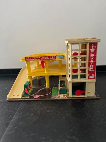 Fisher-Price garage beschikbaar voor biedingen