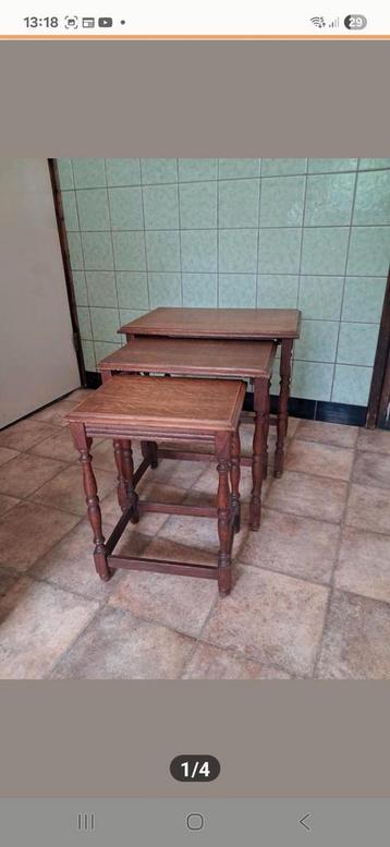 Antiek Eiken Bijzettafeltjes Set beschikbaar voor biedingen