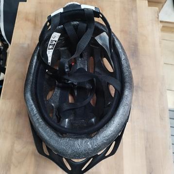Mountainbike helm beschikbaar voor biedingen