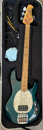Ernie Ball Musicman Stingray 1995, Muziek en Instrumenten, Snaarinstrumenten | Gitaren | Bas, Ophalen, Zo goed als nieuw, Elektrisch
