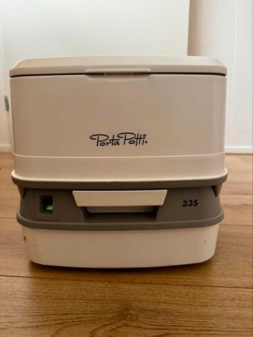 Porta Potti Qube 335 beschikbaar voor biedingen