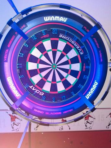 Winmau surround blade 6 beschikbaar voor biedingen