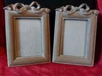 2 Degelijke Fotolijsten met Strikornament, Ophalen of Verzenden, Zo goed als nieuw