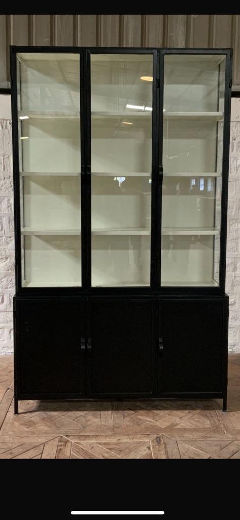 BUFFETKAST zwart metaal glas 142 cm opvallend mooi actie, Huis en Inrichting, Kasten | Buffetkasten, Nieuw, 200 cm of meer, 100 tot 150 cm