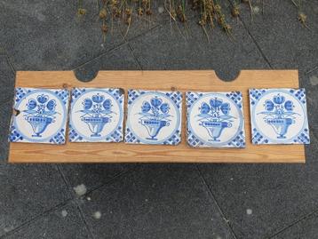 10 antieke Delftsbauwe tegels, plus 3 stuks in houten lijst beschikbaar voor biedingen