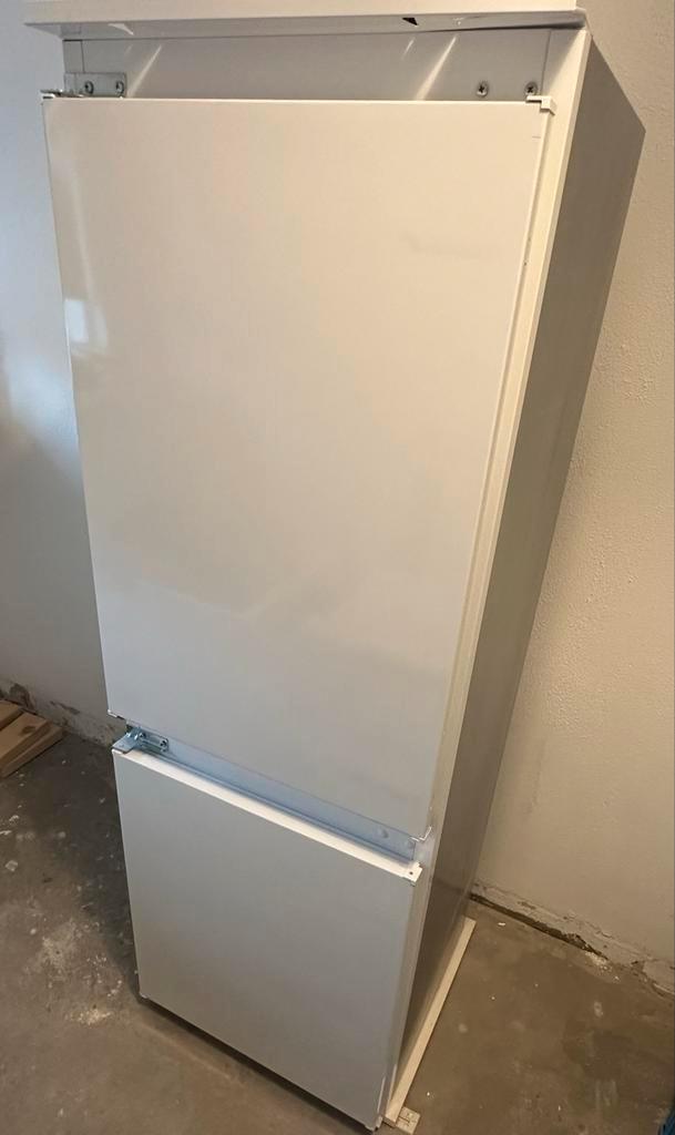 IKEA Rakall Inbouw Koel-Vriescombinatie, Witgoed en Apparatuur, Koelkasten en IJskasten, Gebruikt, Met vriesvak, 150 tot 200 liter