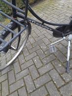 Zwarte ‘opoe’ fiets, Fietsen en Brommers, Fietsen | Dames | Damesfietsen, Ophalen, Gebruikt, Gazelle