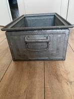 Twee mooie metalen bakken, Huis en Inrichting, Woonaccessoires | Kisten, Ophalen of Verzenden, Zo goed als nieuw, Metaal