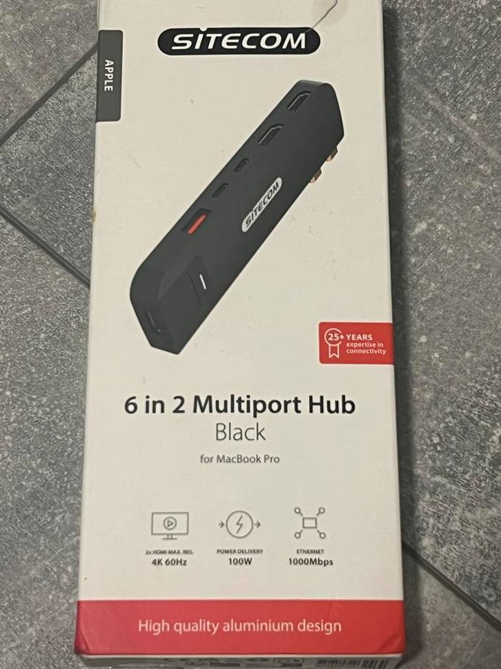 Sitecom MacBook Pro Hub 6-in-2 - Zwart, Computers en Software, Dockingstations, Zo goed als nieuw, USB-hub, Laptop, Ophalen of Verzenden