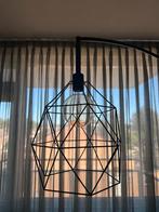 Moderne booglamp met geometrisch design, Huis en Inrichting, Lampen | Vloerlampen, Ophalen, Zo goed als nieuw, Metaal, 150 tot 200 cm