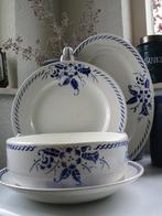 boch trompetbloem, gezellig blauw wit servies op tafel, Antiek en Kunst, Antiek | Keukenbenodigdheden, Ophalen of Verzenden