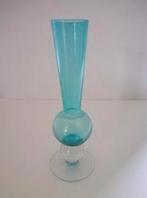 Aquablauw puntgaaf trechtervormig glazen vaasje, 18 cm, Huis en Inrichting, Woonaccessoires | Vazen, Overige kleuren, Ophalen of Verzenden