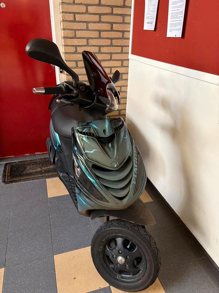 Piaggo zip 80cc, Fietsen en Brommers, Snorfietsen en Snorscooters, Gebruikt, Piaggio, Benzine, Ophalen