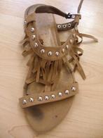 Sandalen bruin suede met studs en franjes maat 40, Bruin, Zo goed als nieuw, Sandalen of Muiltjes, Ophalen of Verzenden