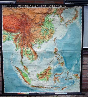 Oude schoolplaat van Voor-Indie en Indonesie v Hermann Haack beschikbaar voor biedingen