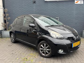 Toyota Aygo 1.0-12V Dynamic Automaat Navi Airco 5drs NAP! In beschikbaar voor biedingen