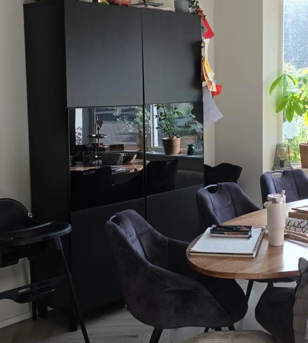 Ikea Besta zwart met glazen deuren, Huis en Inrichting, Kasten | Buffetkasten, Zo goed als nieuw, 150 tot 200 cm, 100 tot 150 cm