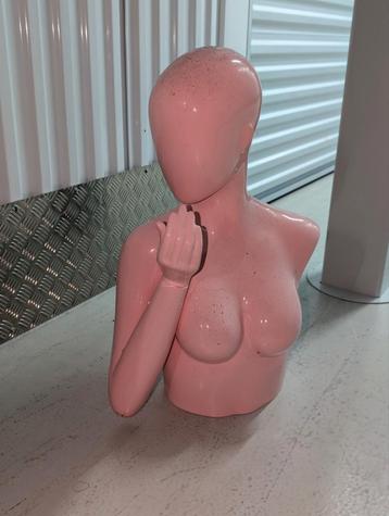 Buste paspop met demontabele arm beschikbaar voor biedingen