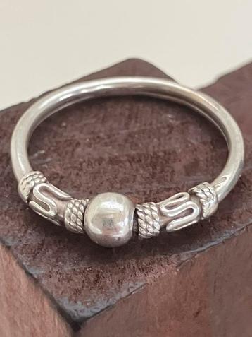 Zilveren ring India Style beschikbaar voor biedingen