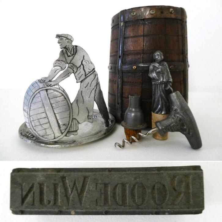 Wijn atributen onderzetter kurkentrekker fleshouder stempel, Antiek en Kunst, Curiosa en Brocante, Ophalen of Verzenden
